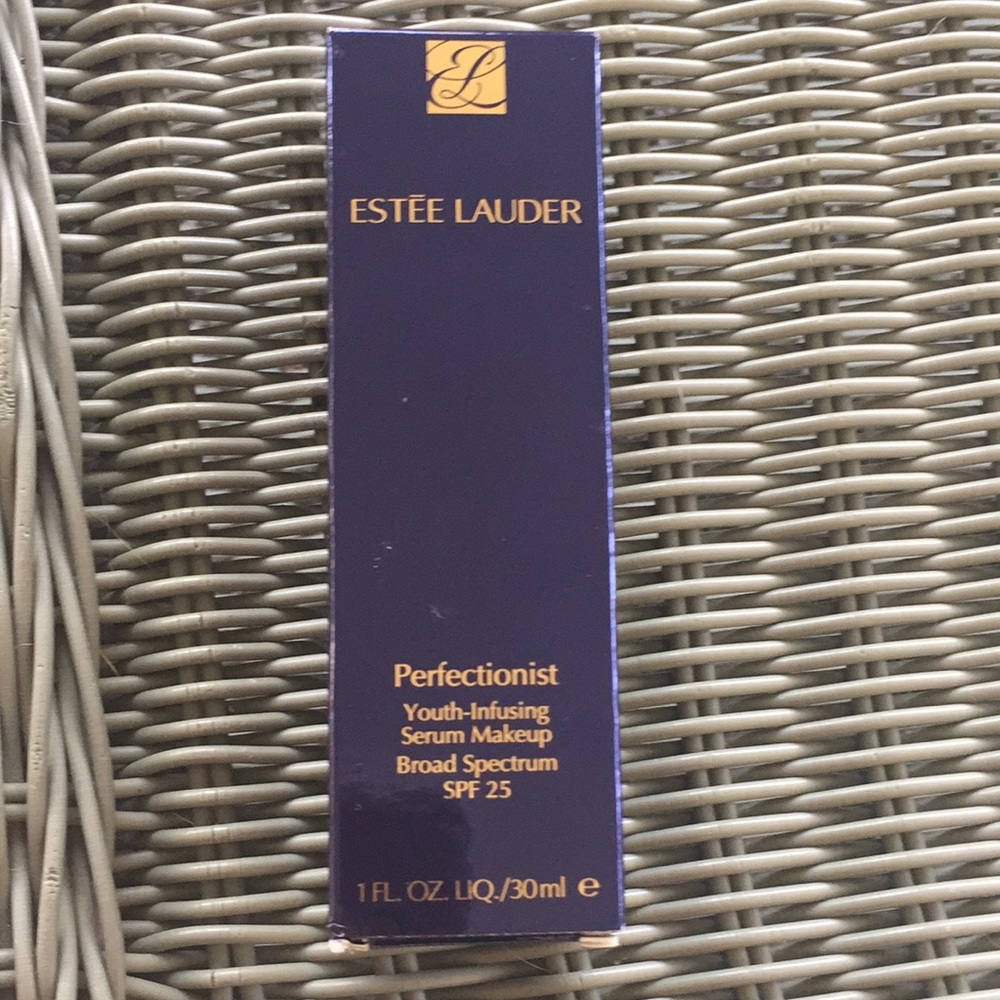 Estee Lauder Serum Makeup